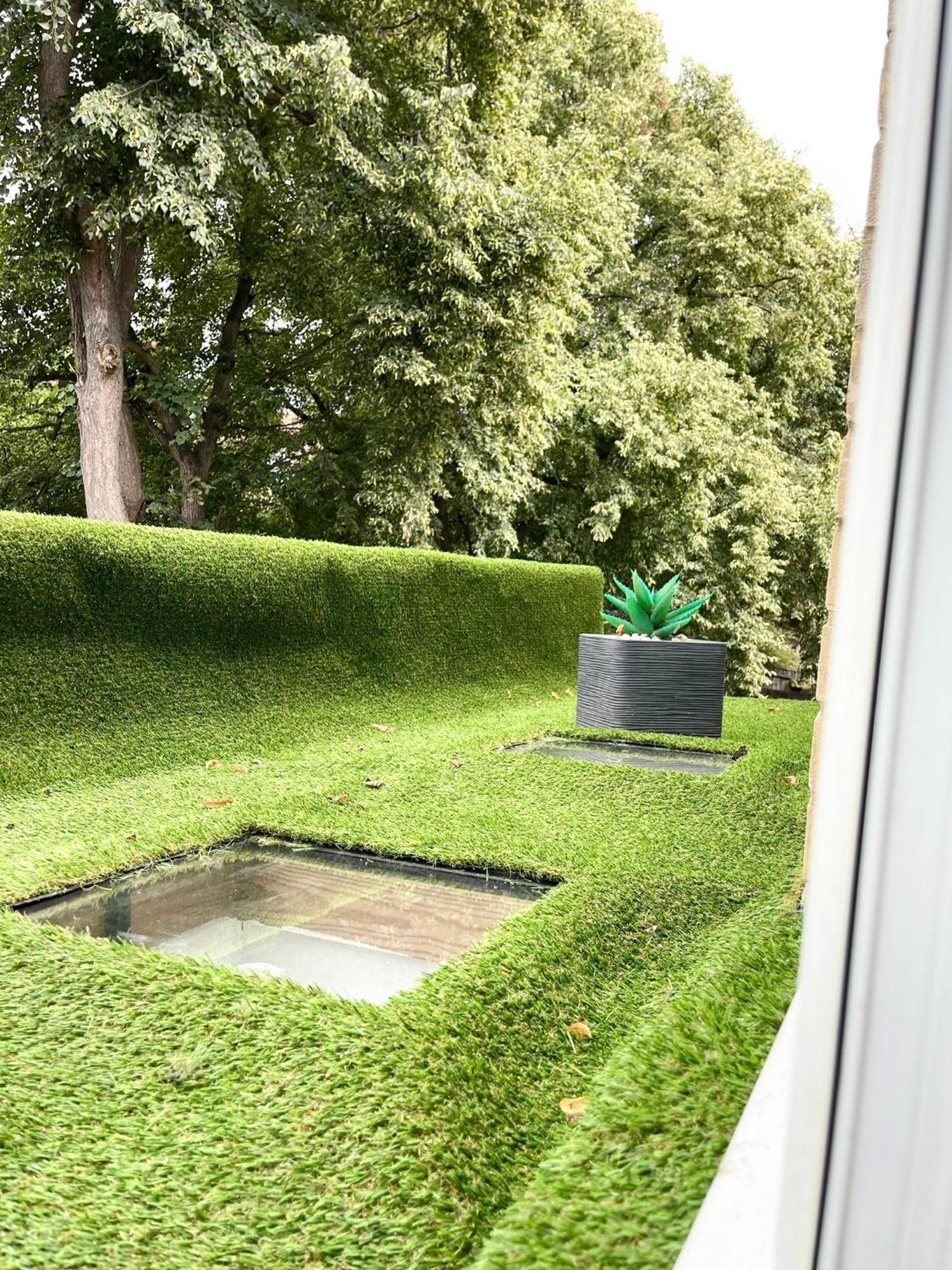 Crescent Apartment - Modern 1 Bedroom First Floor Goodmayes Bagian luar foto